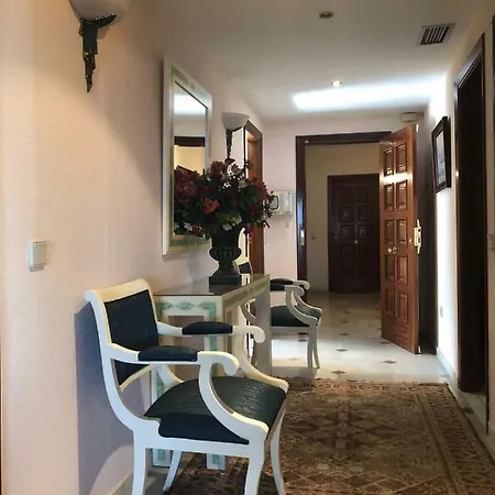 Apartament Riyadh House Marbella